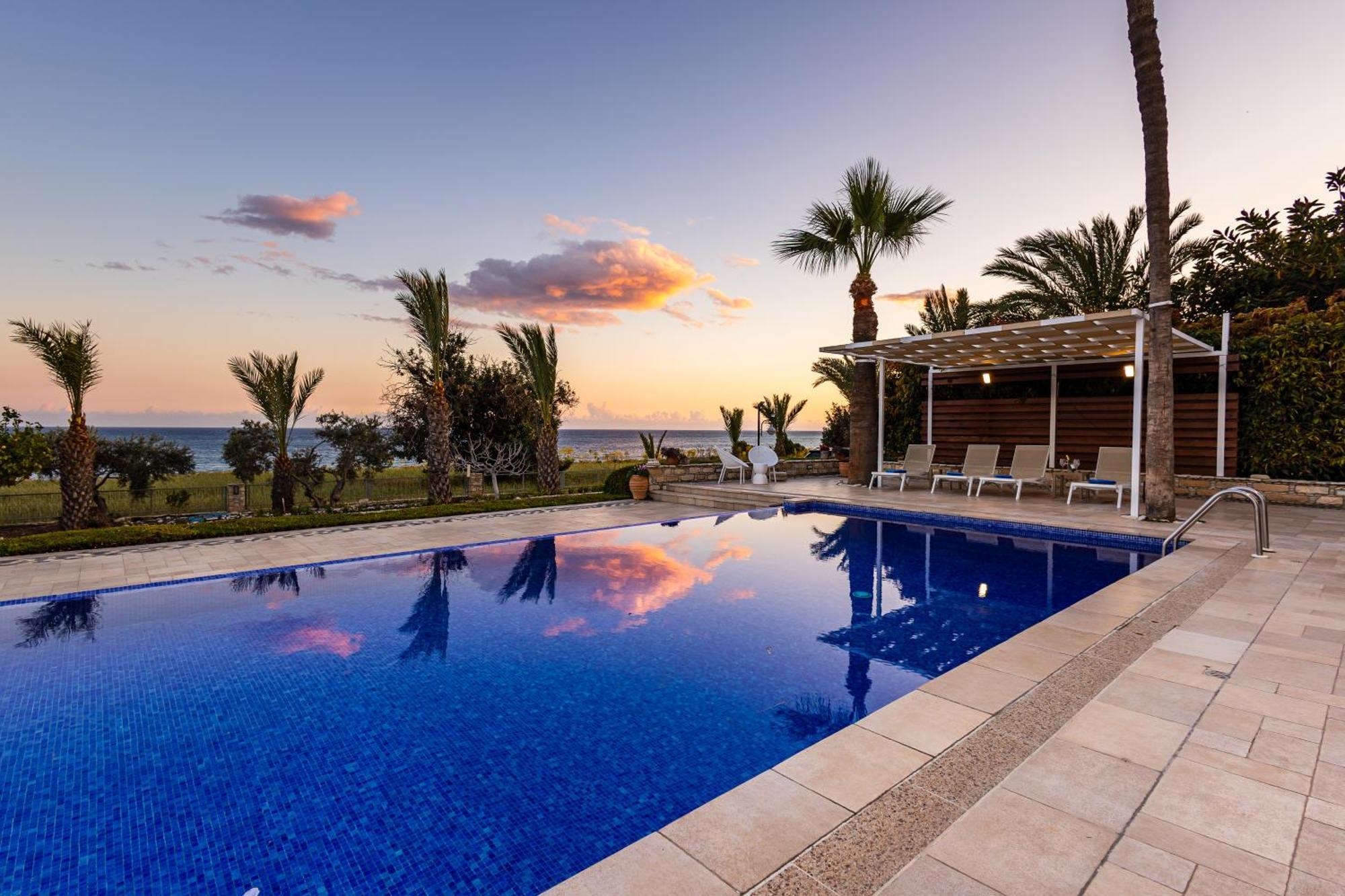 Villa Chrysta Agios Theodoros Dış mekan fotoğraf